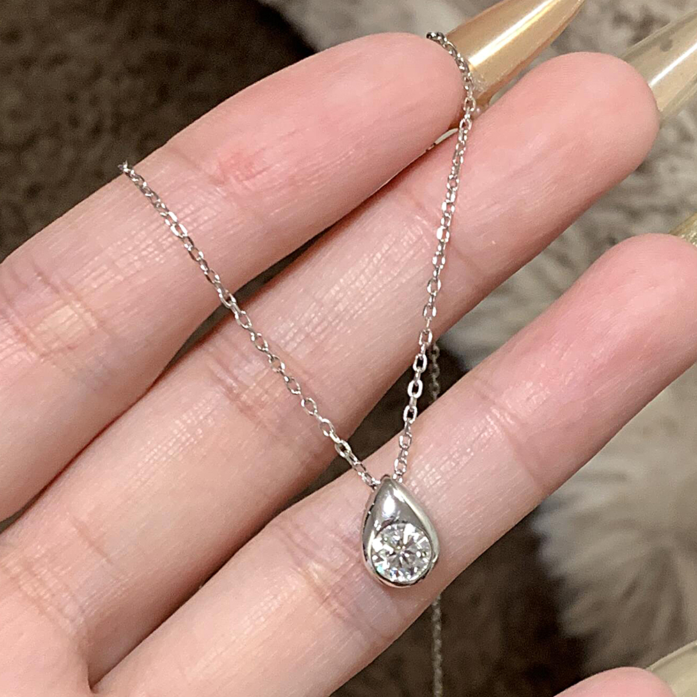 0.3/0.5CT Solitaire Diamond Mo - Bezels Set Pendant のレビューと価格