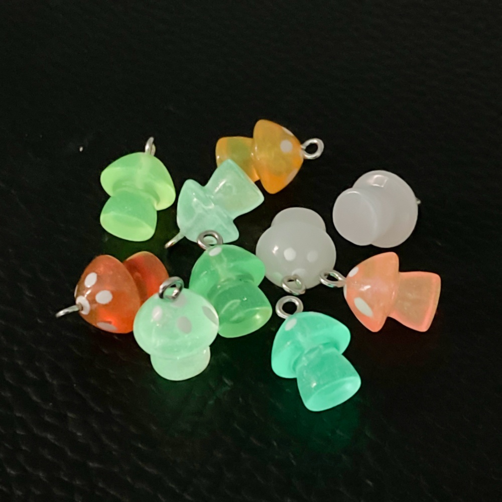 16pcs Luminous Mushroom Charms - Resin Craft Projects のレビューと価格